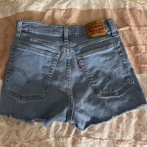 LEVIS, woman’s size 25, high rise shorts